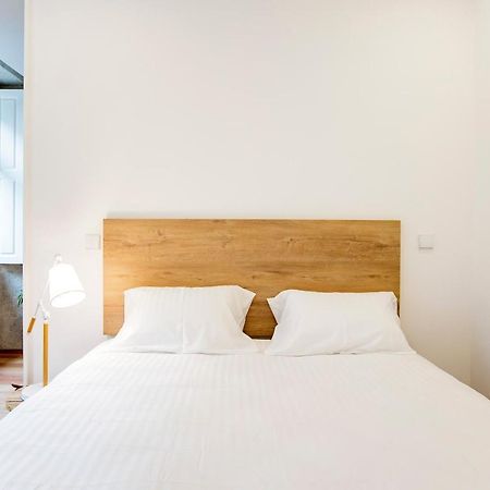 Downtown Wonder Flat W/ Ac By Lovelystay Porto Luaran gambar