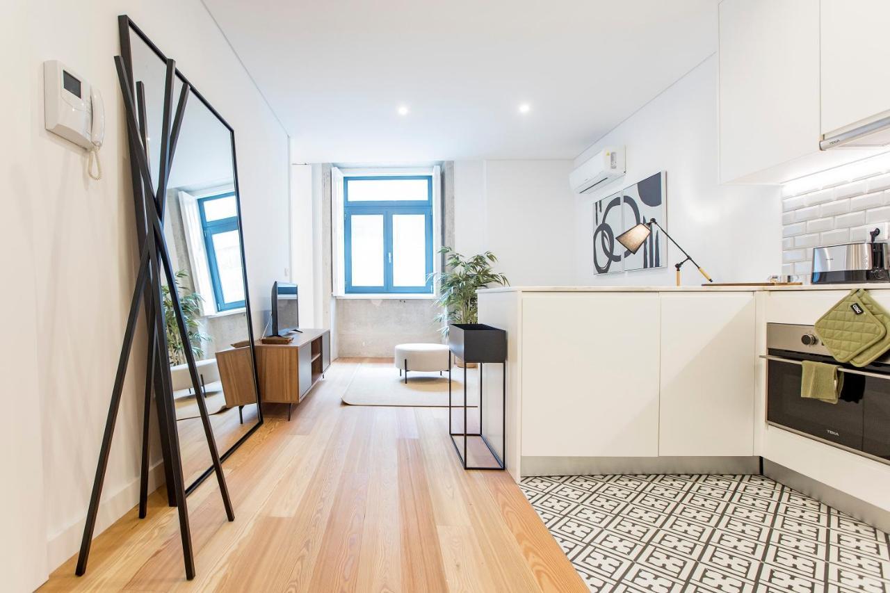 Downtown Wonder Flat W/ Ac By Lovelystay Porto Luaran gambar
