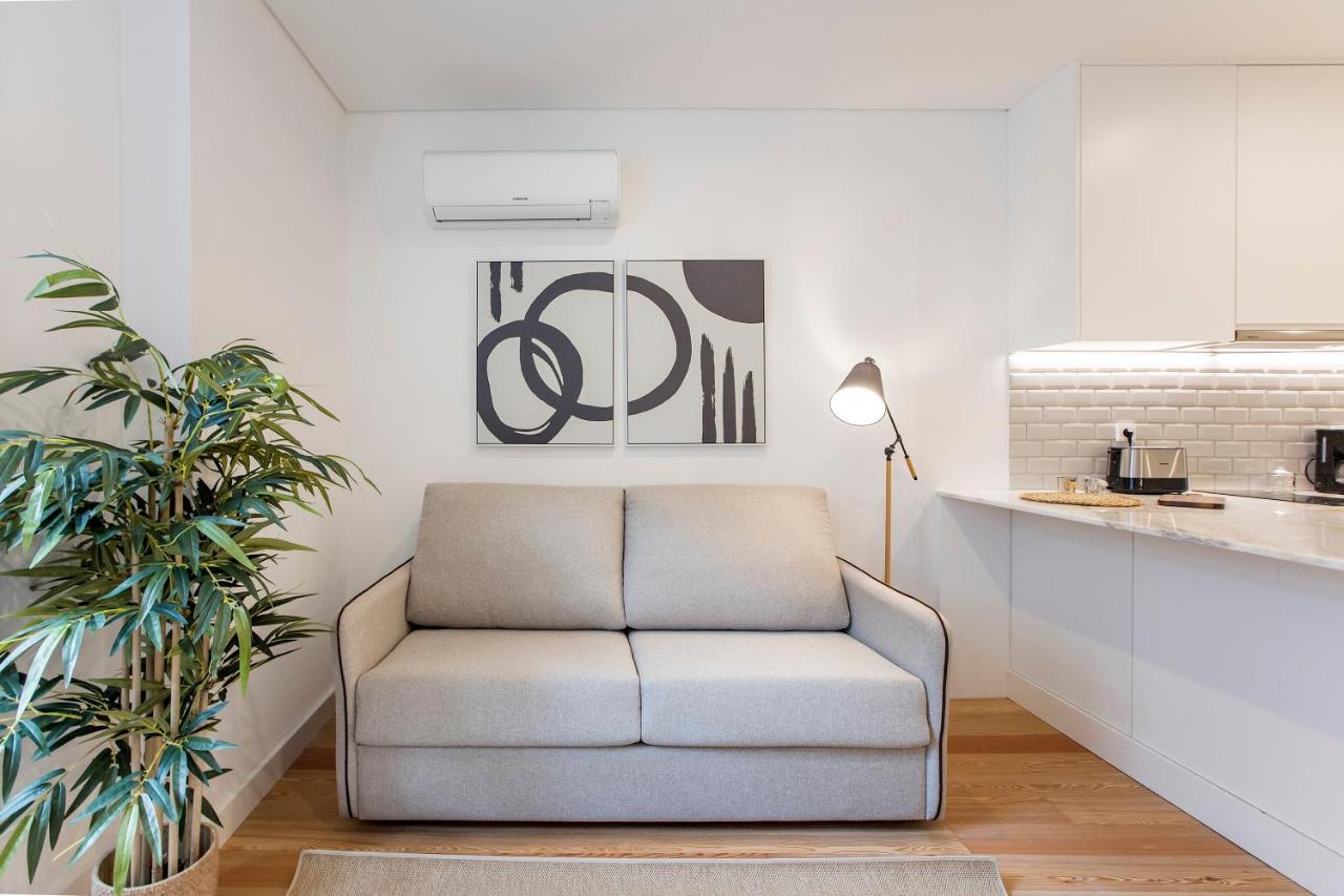 Downtown Wonder Flat W/ Ac By Lovelystay Porto Luaran gambar