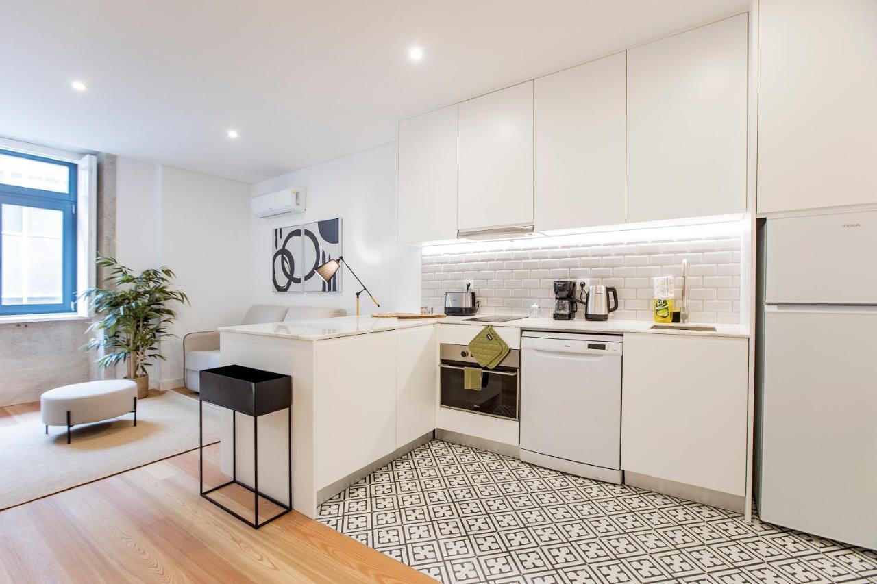 Downtown Wonder Flat W/ Ac By Lovelystay Porto Luaran gambar