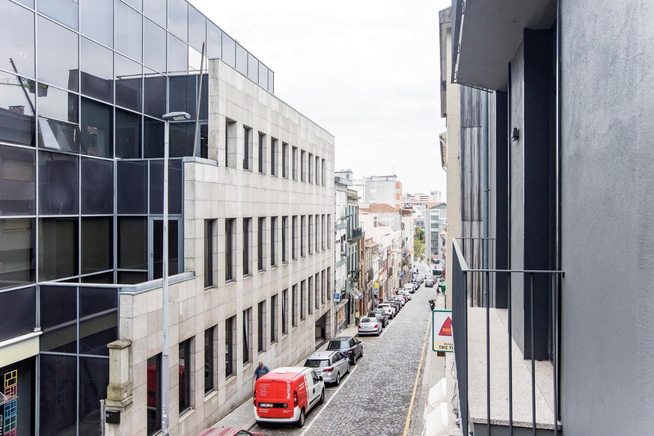 Downtown Wonder Flat W/ Ac By Lovelystay Porto Luaran gambar