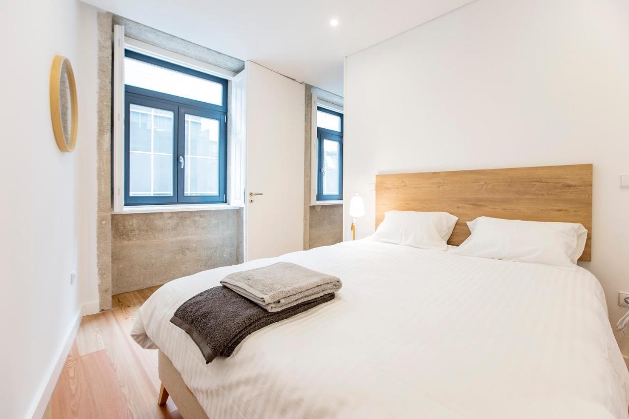Downtown Wonder Flat W/ Ac By Lovelystay Porto Luaran gambar