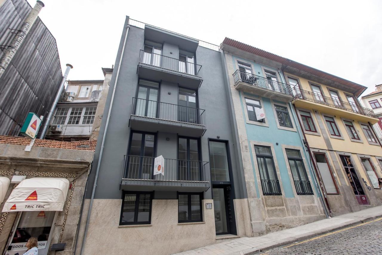 Downtown Wonder Flat W/ Ac By Lovelystay Porto Luaran gambar